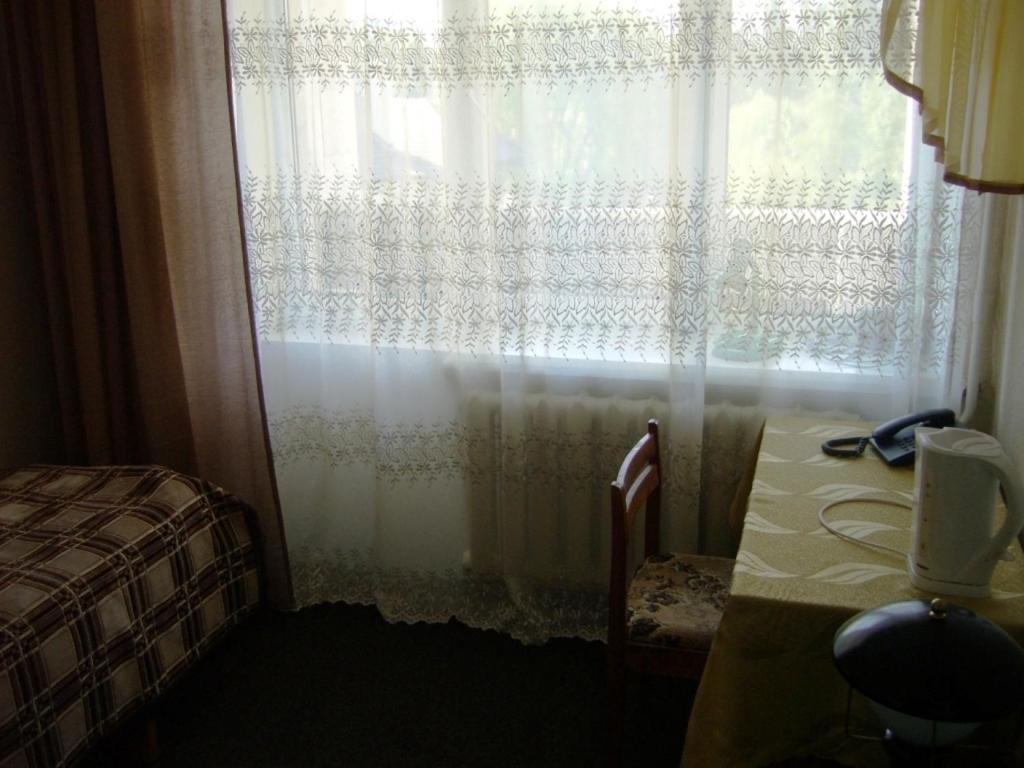Hotel Profspilkovyi Lutsk Exterior photo
