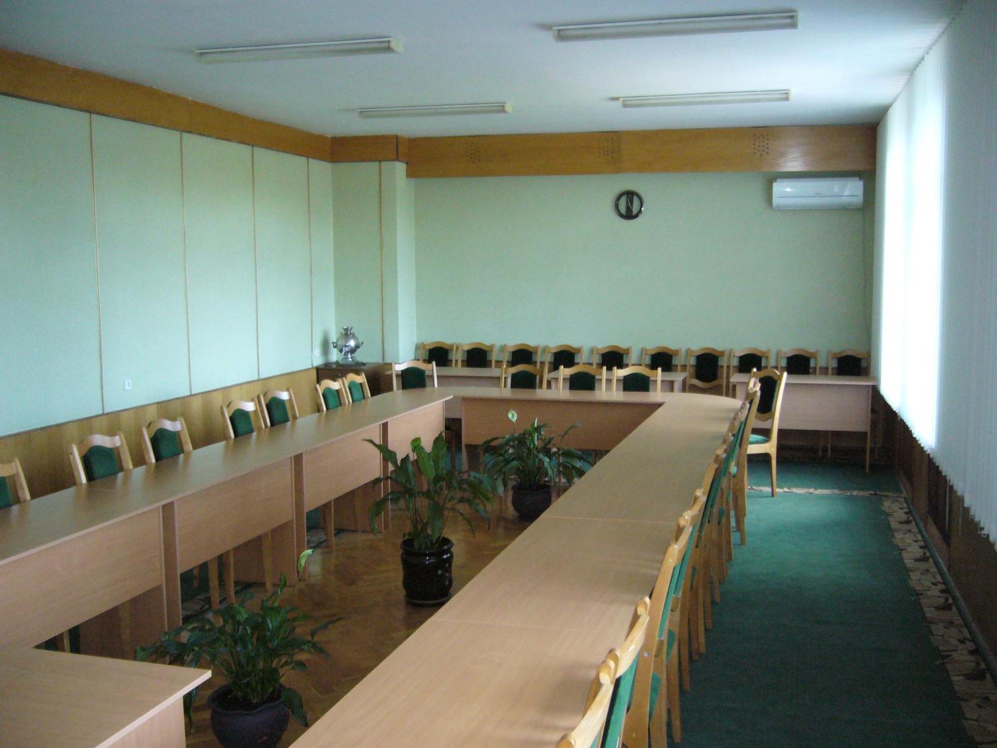 Hotel Profspilkovyi Lutsk Exterior photo